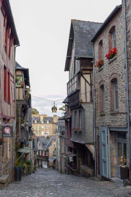 Les Remparts De Dinan . F3 Intramuros. Avec Wifi Exterior foto